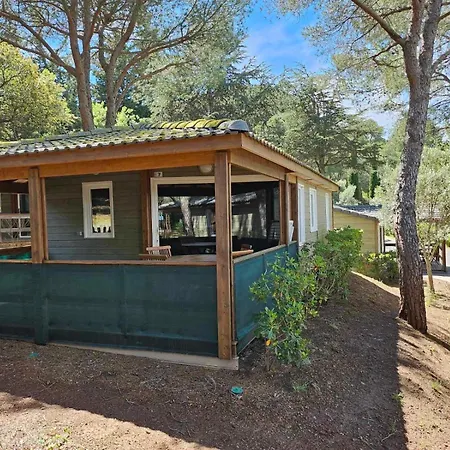 Familial Entre Les Pins *