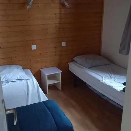 Familial Entre Les Pins Chalet