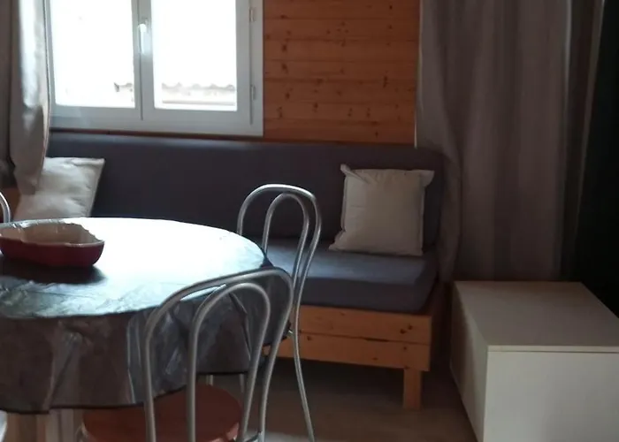 Familial Entre Les Pins 아그