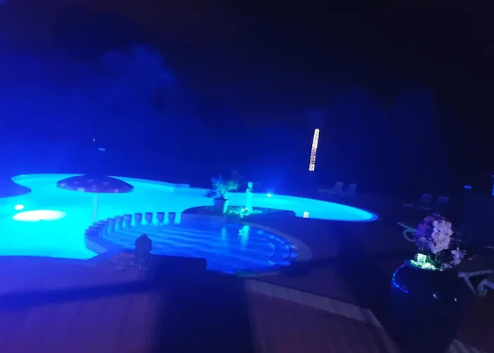 Familial Entre Les Pins 샬레 아그